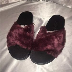 VS PINK ruby red fur slides sandals nwt